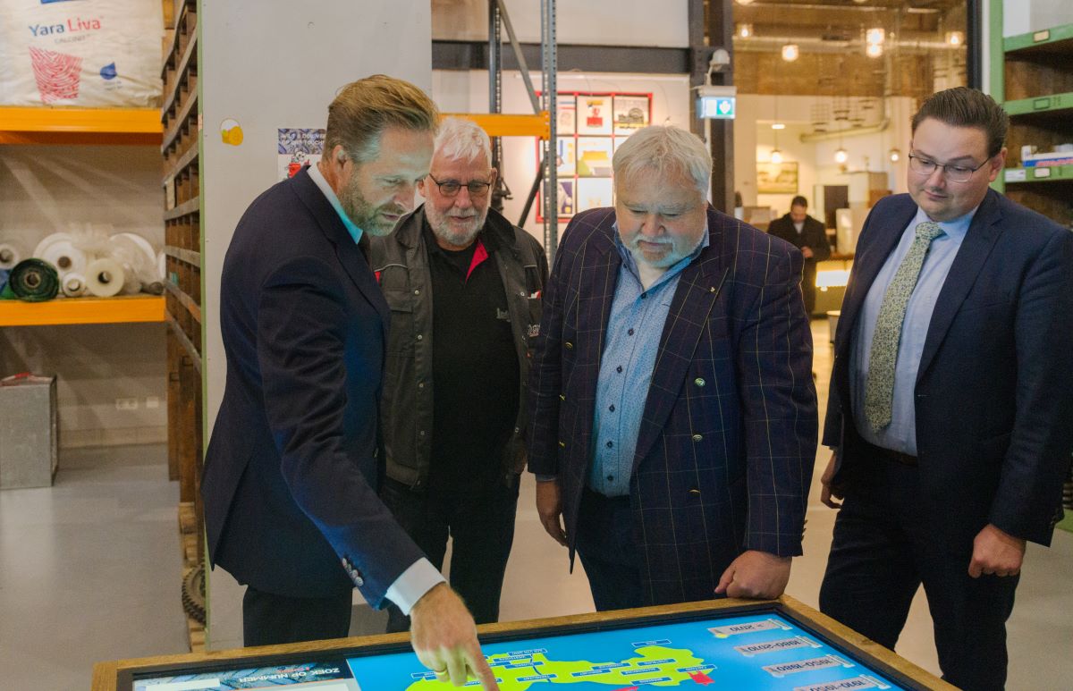 Hugo de Jonge op bezoek in Industrieel Museum Zeeland